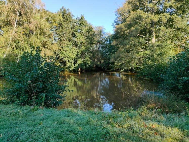 Rêves de Gamins, Chambre de droite, 4 couchages dans gîte de campagne La Camusière, proche du Pôle Européen et du circuit des 24h Champagné Esterno foto